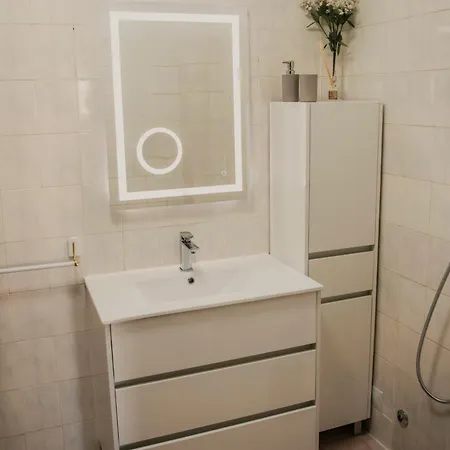 1 Bedroom In Portimao, Da Rocha Apartment *